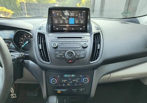 Ford Escape cena 63900 przebieg: 101000, rok produkcji 2018 z Barlinek małe 79